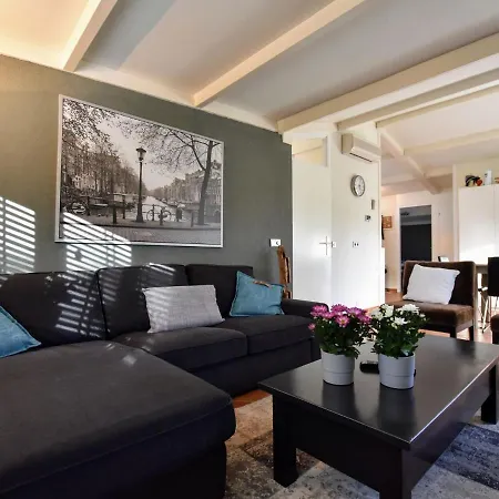 With Covered Porch And Sauna * Voorthuizen
